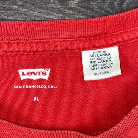 Levi’s Women’s Classic Retro Style Logo Round Neck Short Sleeve Red Shirt Sz XL - Picture 5 of 5